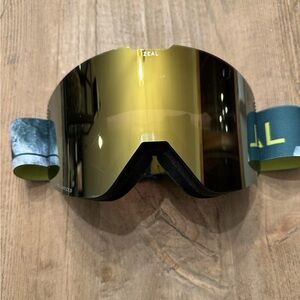 Zeal Lookout Ski Goggles - Gold Mirror Lens And Bonus Low Light Lens Included